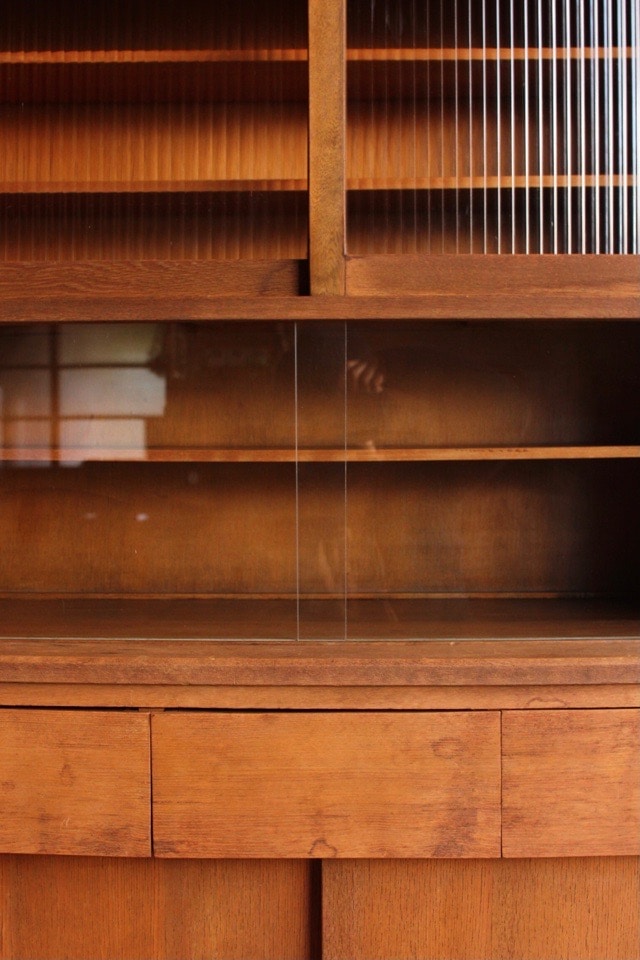 モールガラスの食器棚 | 全ての商品 - 古家具古道具 そうすけ