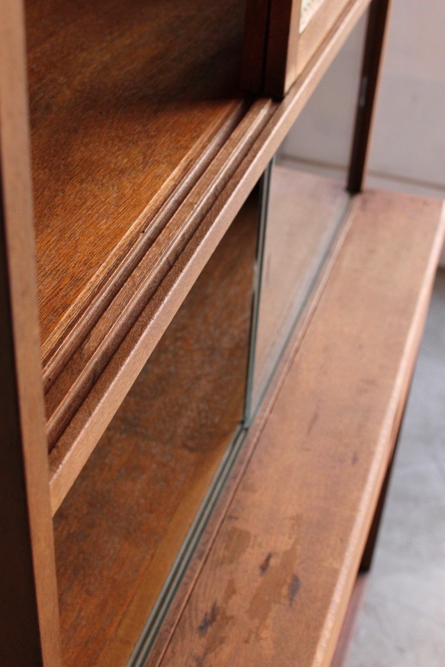 モールガラスの食器棚 | 全ての商品 - 古家具古道具 そうすけ