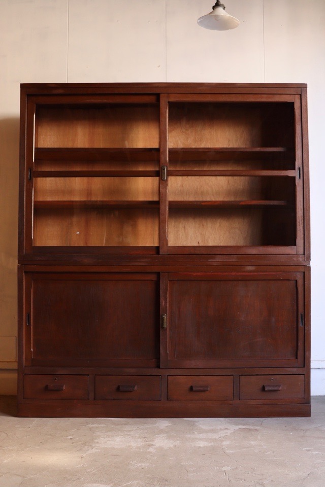 欅の水屋箪笥 古家具 食器棚 店舗什器 古道具 ヴィンテージ 板戸 水屋箪笥 | 全ての商品 - 古家具古道具 そうすけ