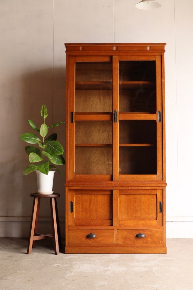 ガラス引戸棚 | 全ての商品 - 古家具古道具 そうすけ