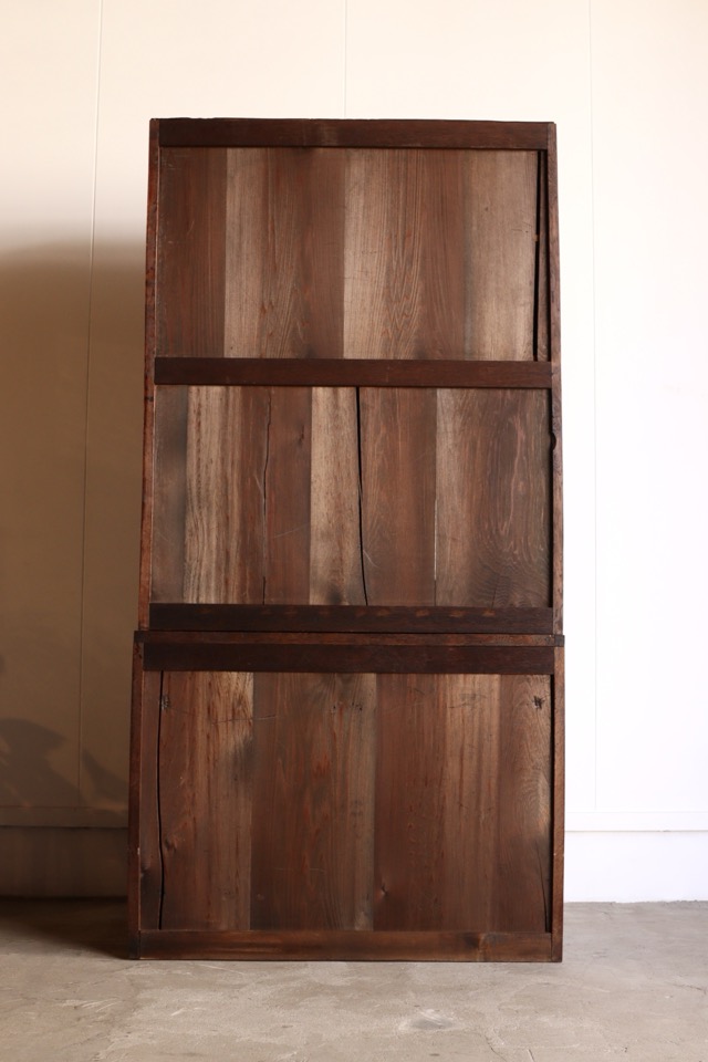 ダイヤガラスの戸棚