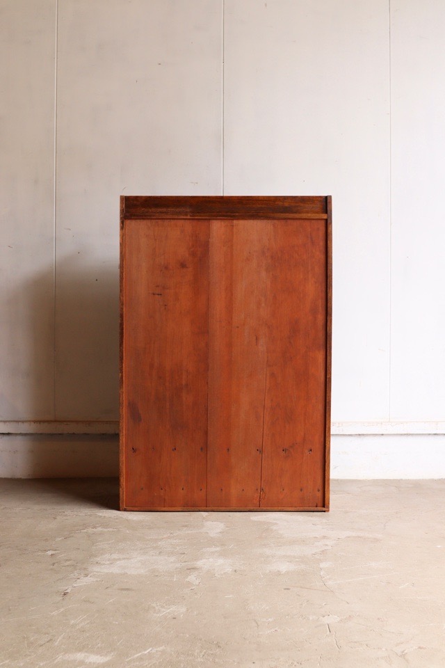 ダイヤガラスの戸棚