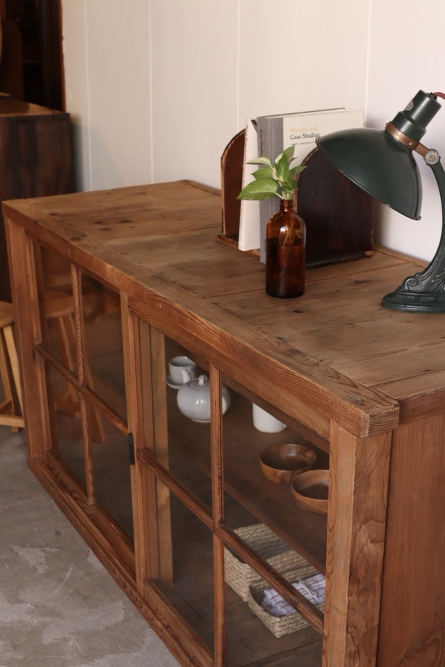 ガラス引戸棚 | 全ての商品 - 古家具古道具 そうすけ