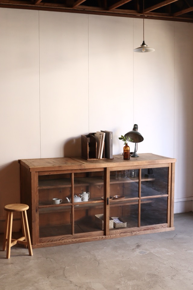 ガラス引戸棚 | 全ての商品 - 古家具古道具 そうすけ