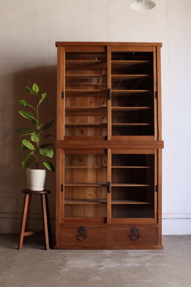 戸棚　食器棚　収納　本棚　ガラス　扉　古家具　古道具　アンティーク ガラス引戸棚 | 全ての商品 - 古家具古道具 そうすけ