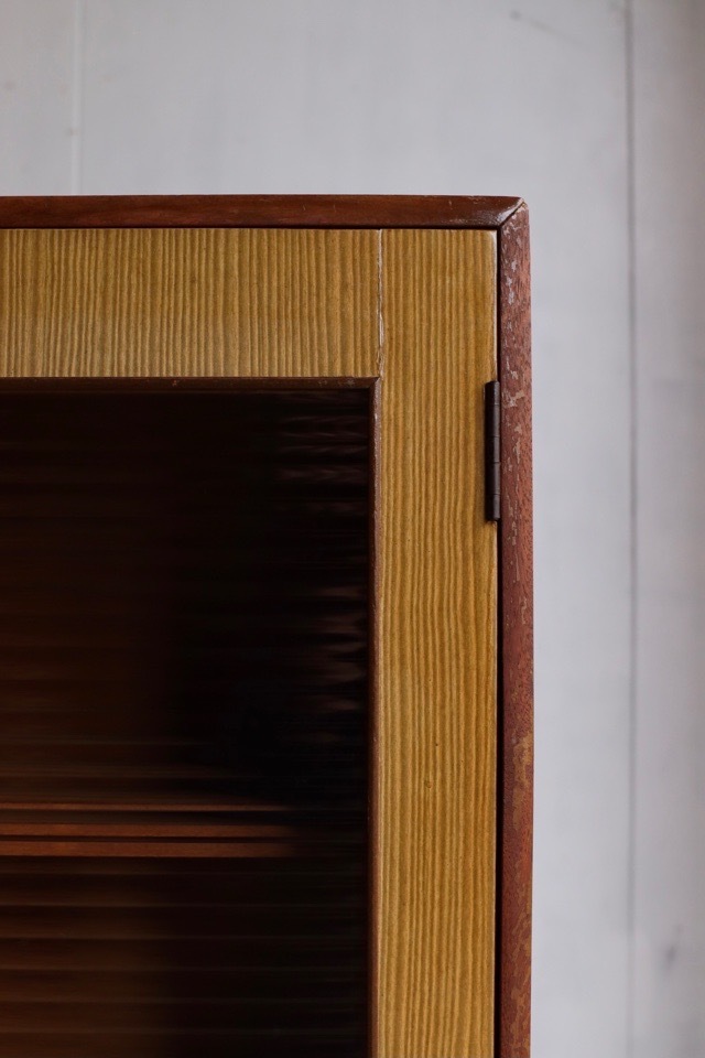 モールガラスの戸棚