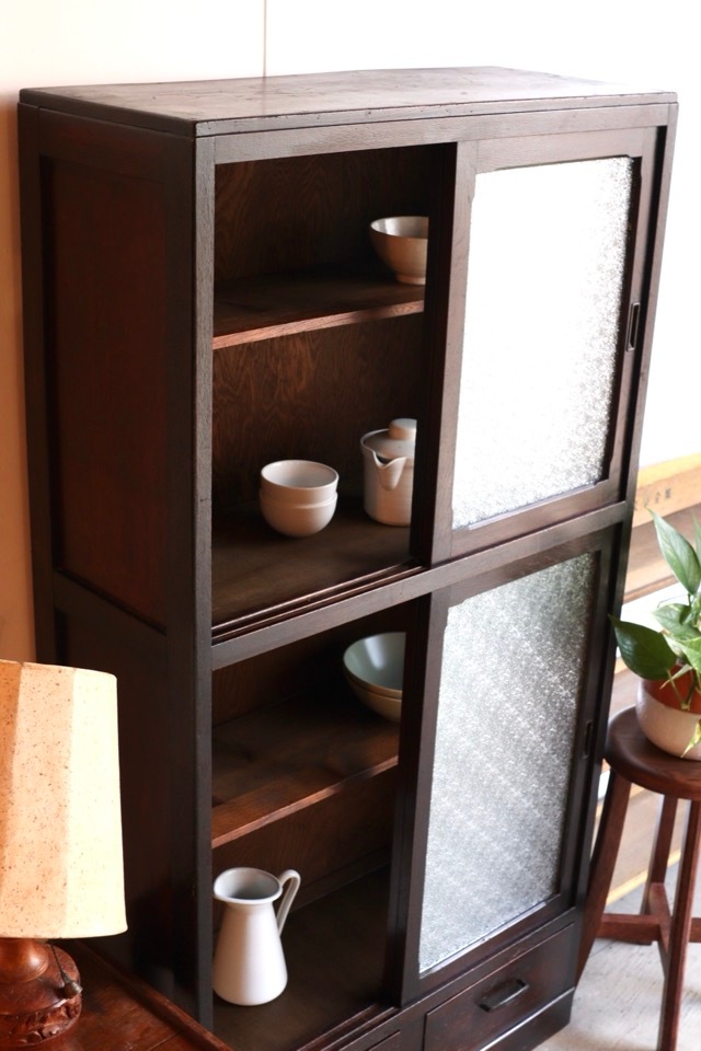 ダイヤガラスの引戸棚 | 全ての商品 - 古家具古道具 そうすけ