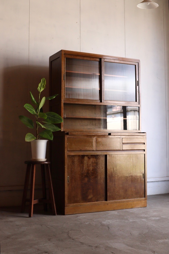 モールガラスの食器棚 | 全ての商品 - 古家具古道具 そうすけ