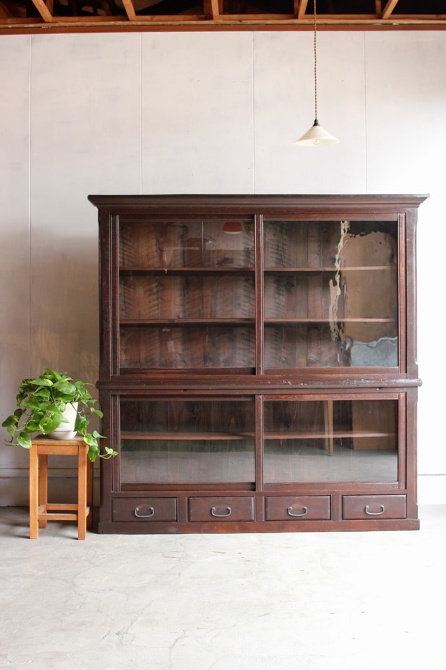 ガラス引戸棚 | 全ての商品 - 古家具古道具 そうすけ