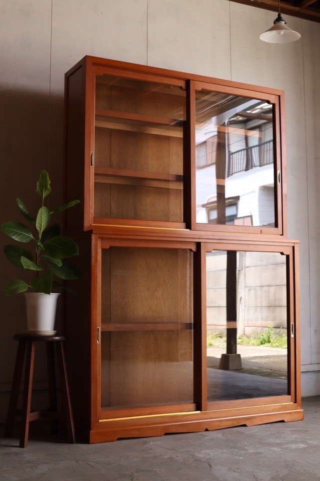 ガラス引戸棚 | 全ての商品 - 古家具古道具 そうすけ