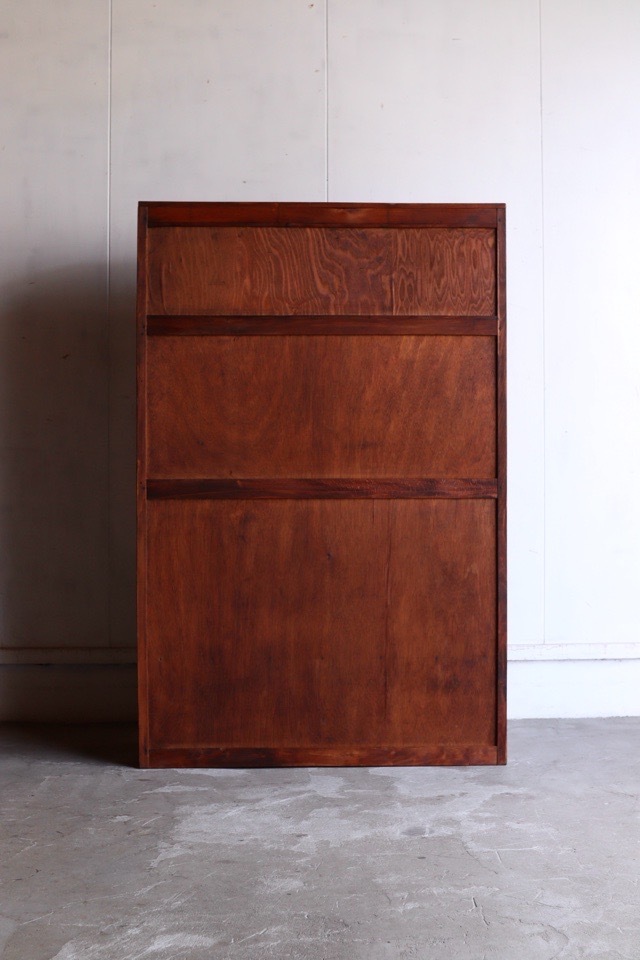 モールガラスの戸棚