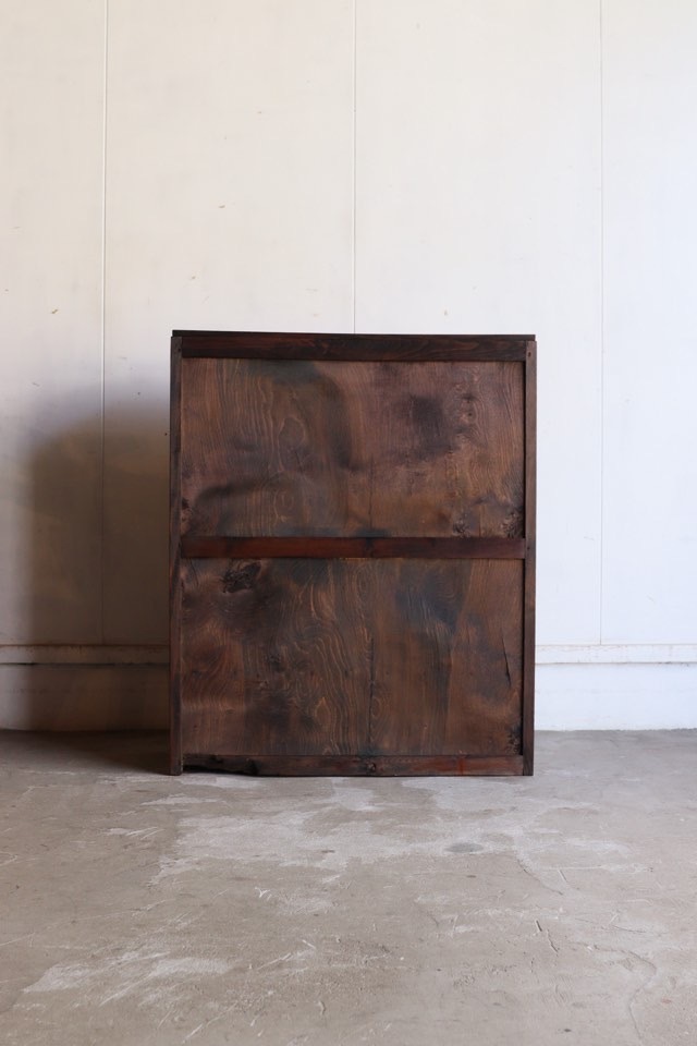 ダイヤガラスの戸棚