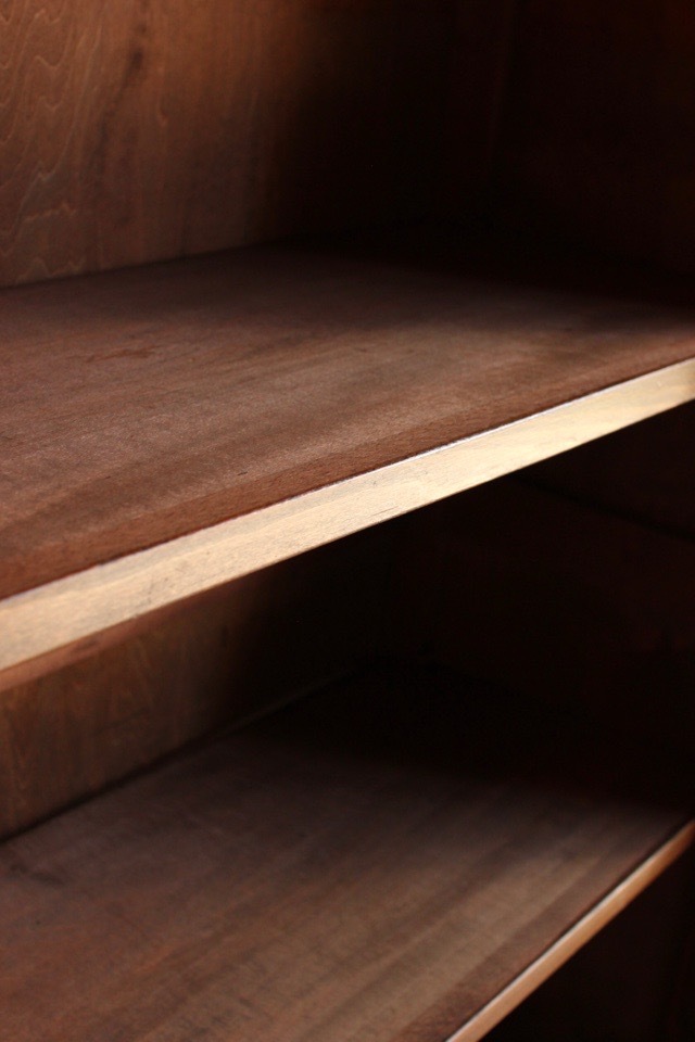 ダイヤガラスの戸棚