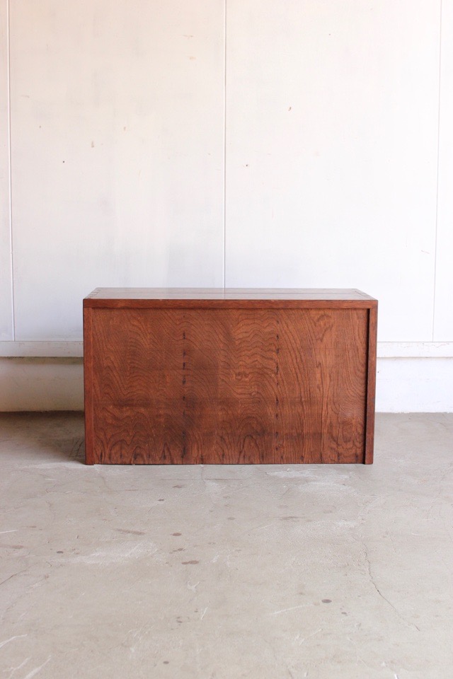 引出し15杯の小戸棚