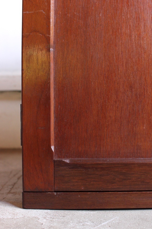 引出し15杯の小戸棚