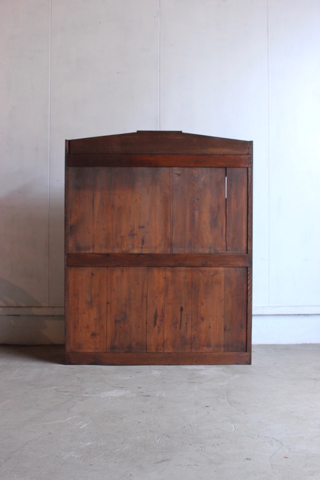 ダイヤガラスの戸棚