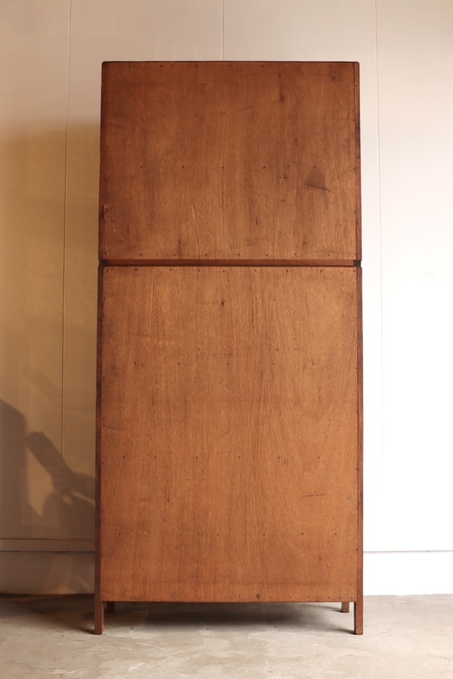 モールガラスの戸棚