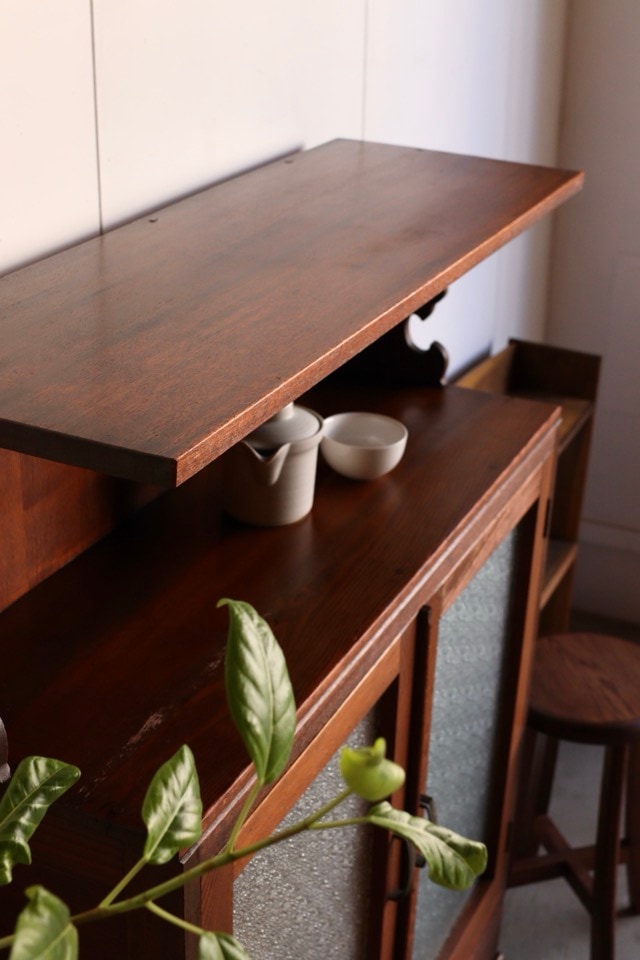 ダイヤガラスの戸棚