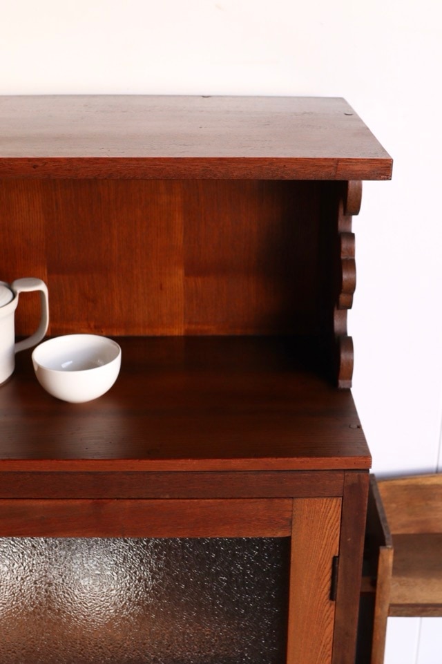 ダイヤガラスの戸棚