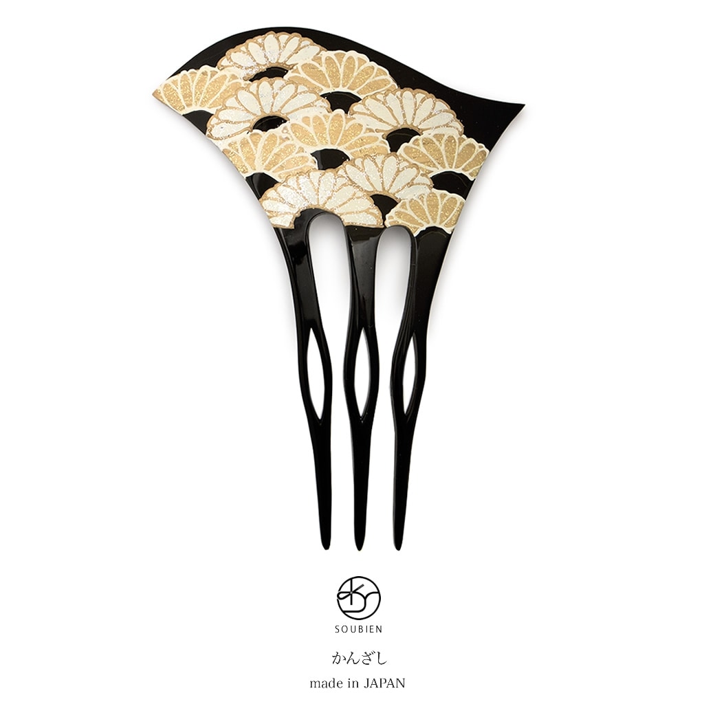 バチ型簪　黒　ブラック　金色　菊花青海波　蒔絵調　ラメ　三本足　髪飾り　かんざし　フォーマル　ヘアアクセサリー　日本製