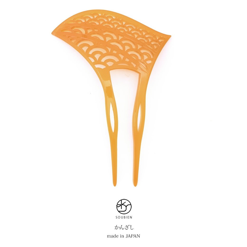 バチ型簪　べっ甲色　鼈甲色　べっこう色　青海波　透かし彫り　単色　二本足　髪飾り　かんざし　フォーマル　ヘアアクセサリー　日本製