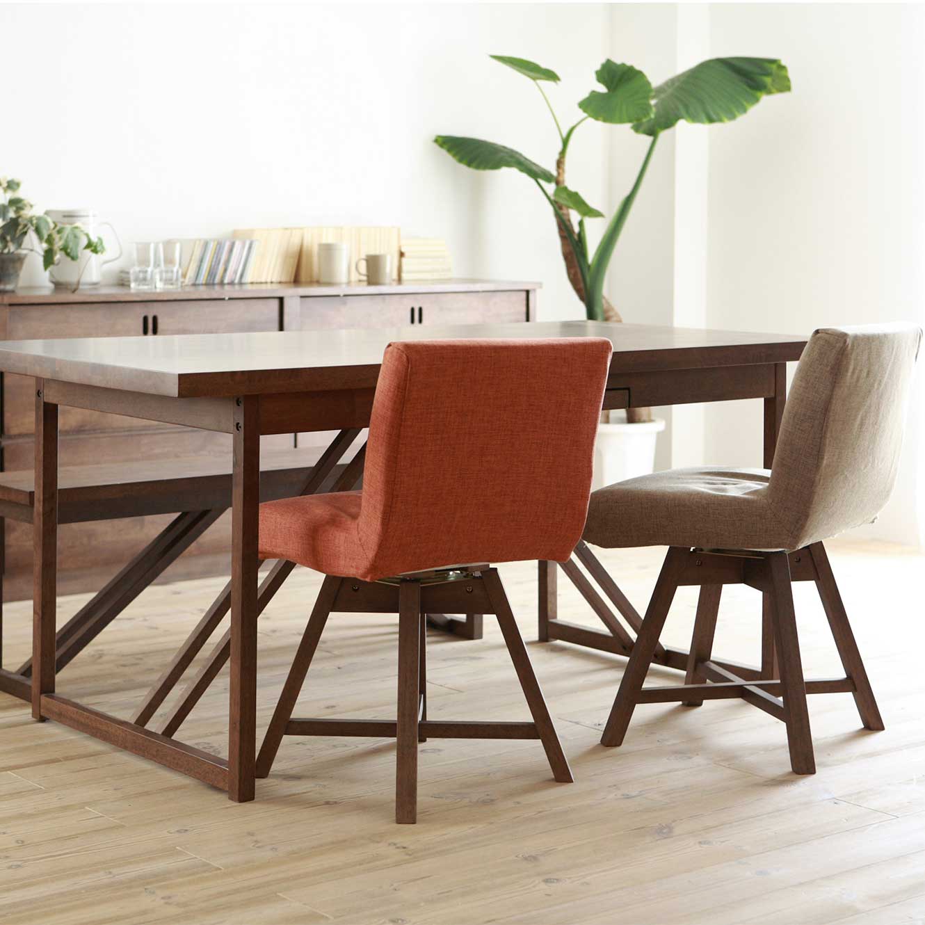 ラウンドチェア ブラウン TOCCO ｜source公式オンラインショップ