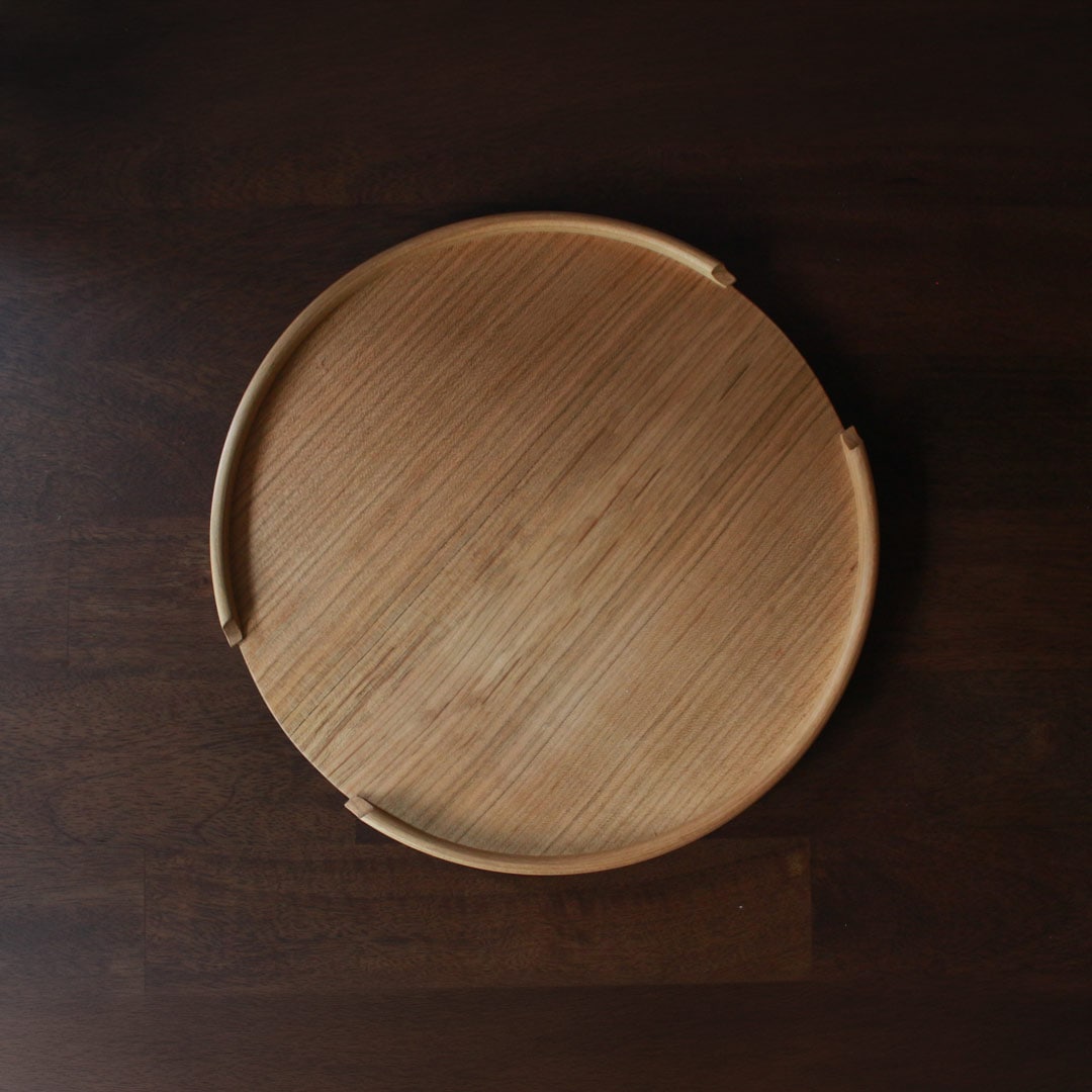 【ke-shiki】 モテナシ ラウンド 木製 脚付き お盆 直径:27cm