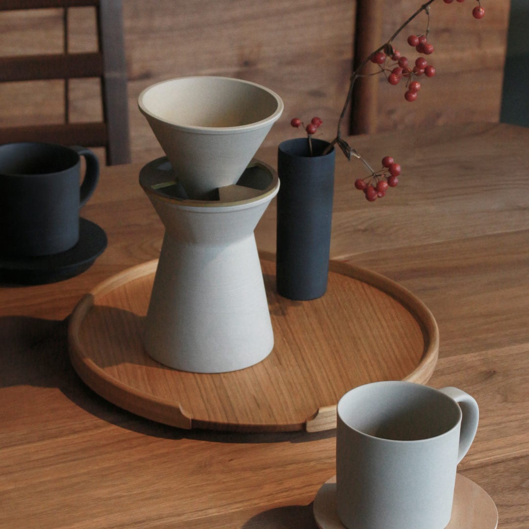 【ke-shiki】 モテナシ ラウンド 木製 脚付き お盆 直径:27cm