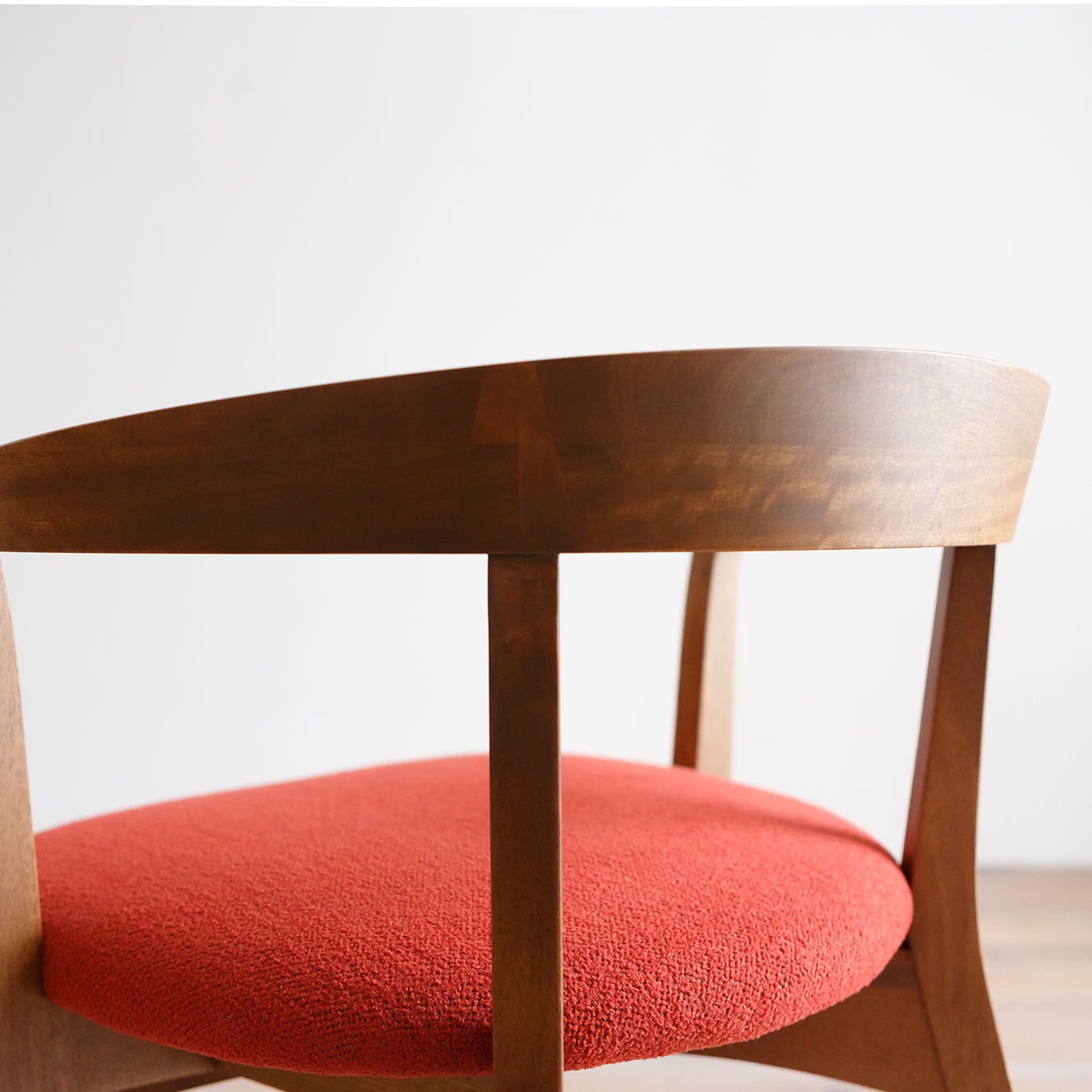 PROCEED アームチェア ブラウン×アイボリー PROCEED】ケルプ アームイス KELP | aides.jp | 業務用椅子