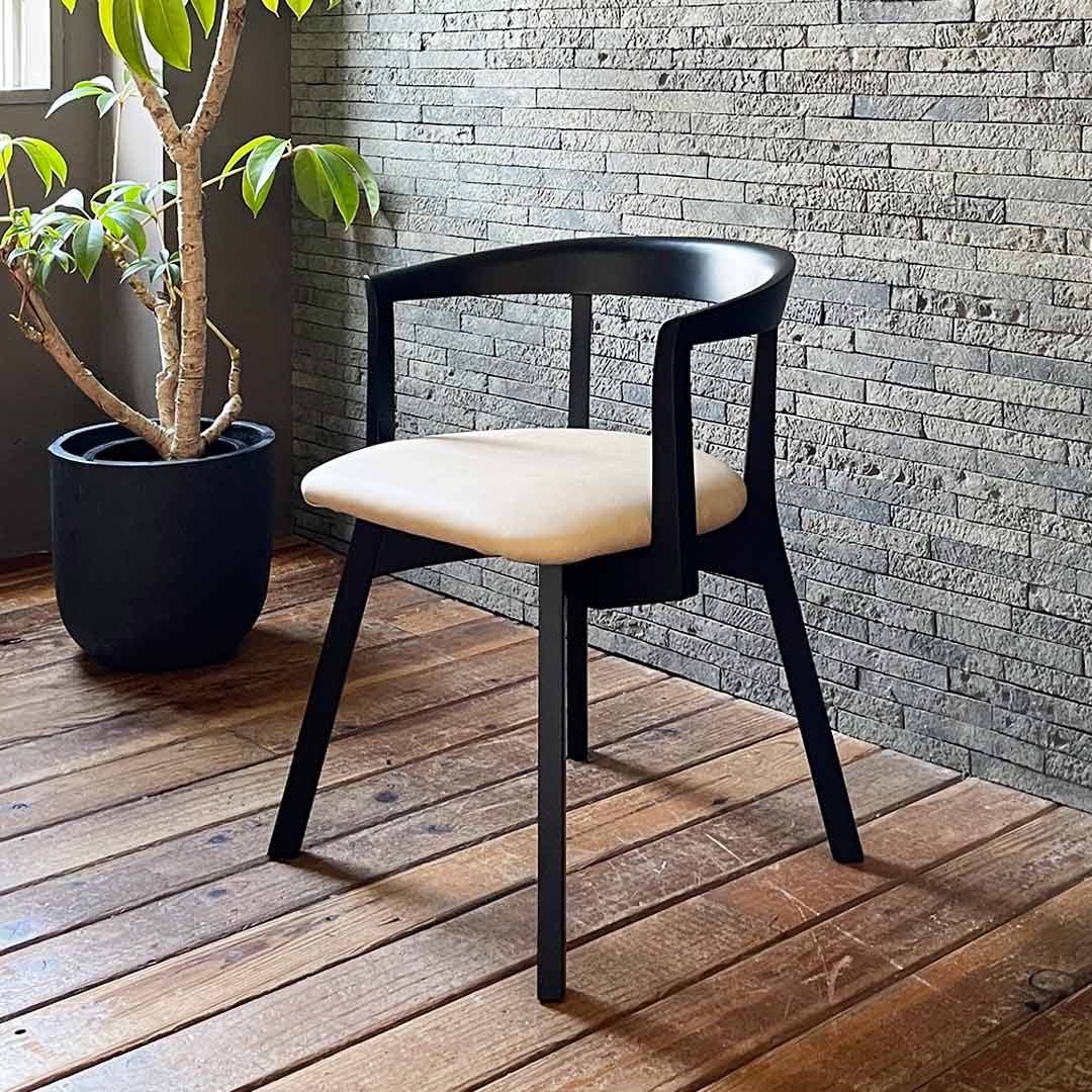 アームチェア ブラック PURO ｜source公式オンラインショップ