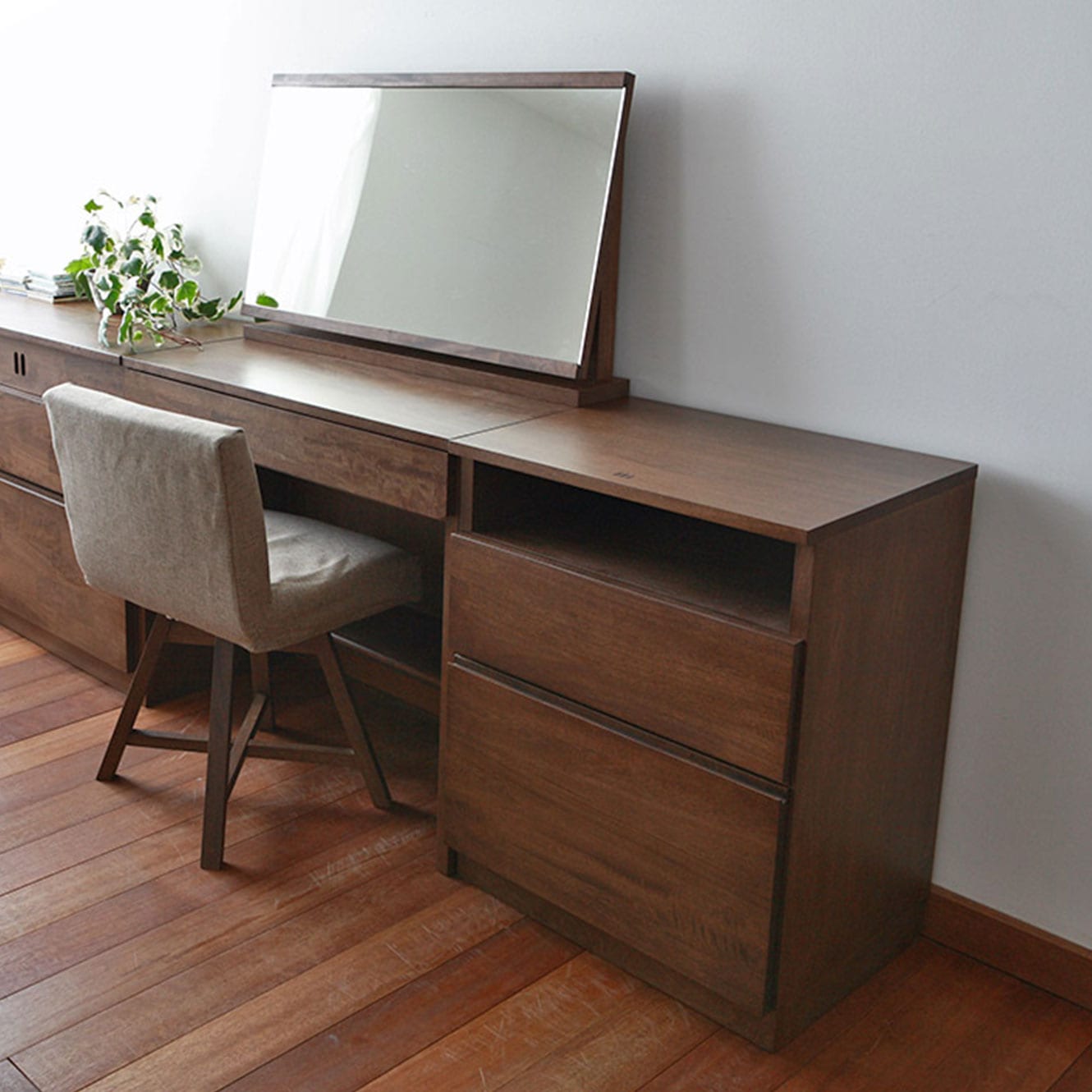 【断捨離中】ベージュ 木製チェスト チェスト タンス 収納 引き出し 完成品 幅87cm 5段 高さ85cm ホワイト