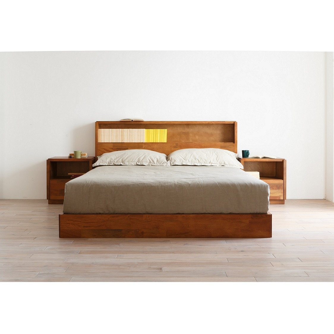 ベッドフレーム クイーン PURO