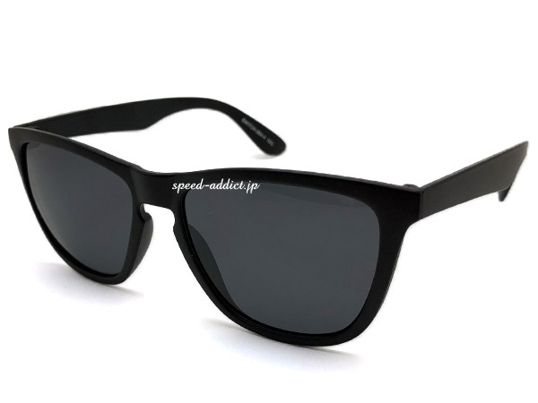Ķ���� WELLINGTON SUNGLASS��Ķ���̥������ȥ󥵥󥰥饹�˱�ä�BLACK �� �и�SMOKE