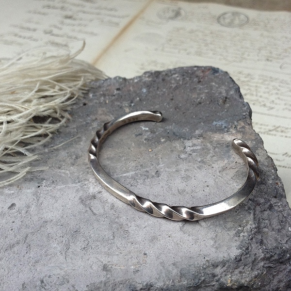 Twisted Square Wire Silver Cuff Bracelet (�ĥ����ȥ������� ����С� �Х󥰥��