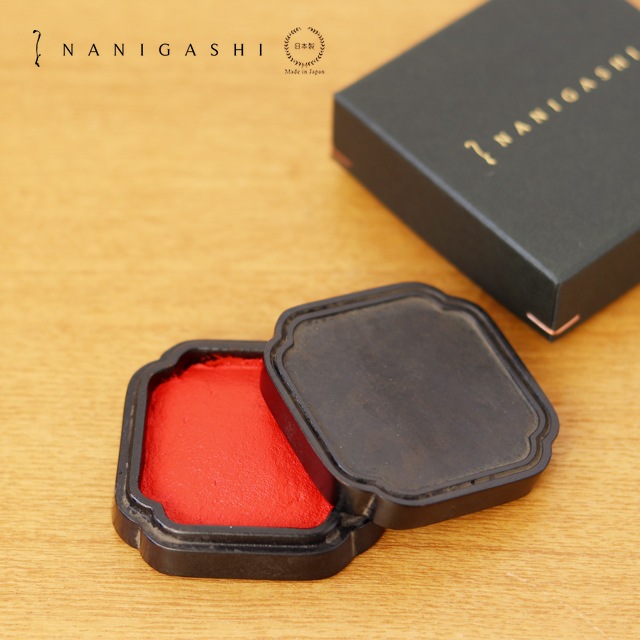 NANIGASHI 真鍮鋳物の『朱肉入れ』 黒ムラ 四角 朱肉入れ 金ムラ | nanigashi オンラインショップ