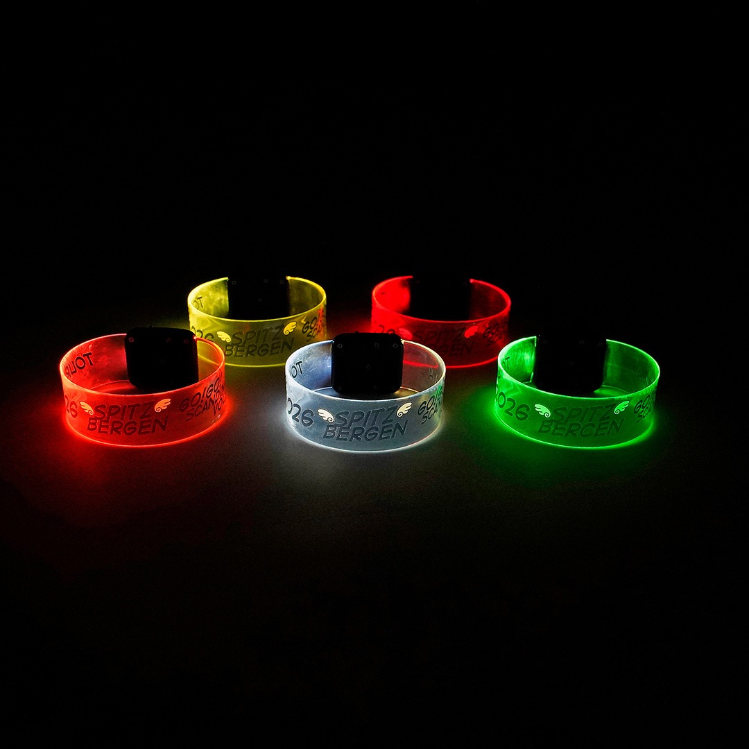 何色かな？LEDバングル