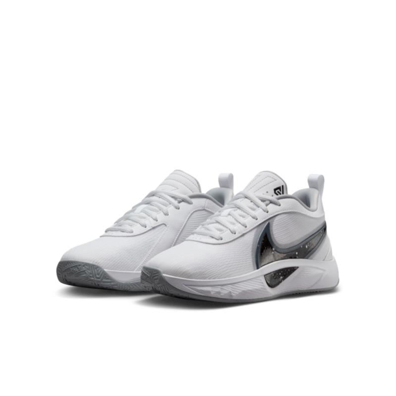 NIKE �ʥ��� ��˥� �ե꡼�� 6 GS ����˥��Х����åȥܡ��륷�塼�� FQ7378-101(�ۥ磻��/����ե��졼/�֥�å�) ��������ǯ��ǥ롪��
