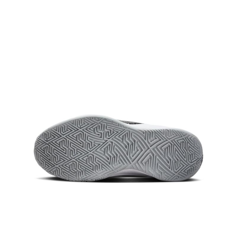 NIKE �ʥ��� ��˥� �ե꡼�� 6 GS ����˥��Х����åȥܡ��륷�塼�� FQ7378-101(�ۥ磻��/����ե��졼/�֥�å�) ��������ǯ��ǥ롪��