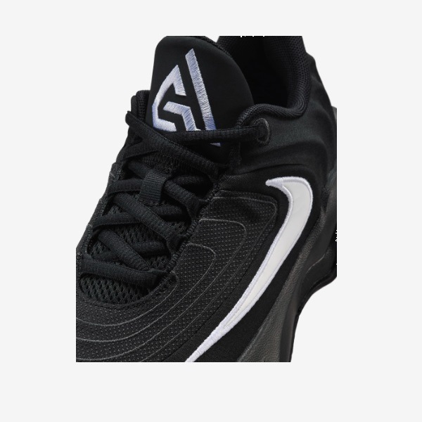 NIKE �ʥ��� ��˥� ���⡼����ƥ� 4 GS ����˥��Х����åȥܡ��륷�塼�� FZ6734-001(�֥�å�/�ۥ磻��/���������⡼�����졼) ��������ǯ��ǥ롪��