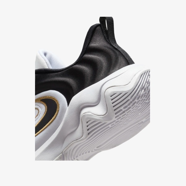 NIKE �ʥ��� ��˥� ���⡼����ƥ� 4 GS ����˥��Х����åȥܡ��륷�塼�� FZ6734-100(�ۥ磻��/�᥿��å��������/�֥�å�) ��������ǯ��ǥ롪��