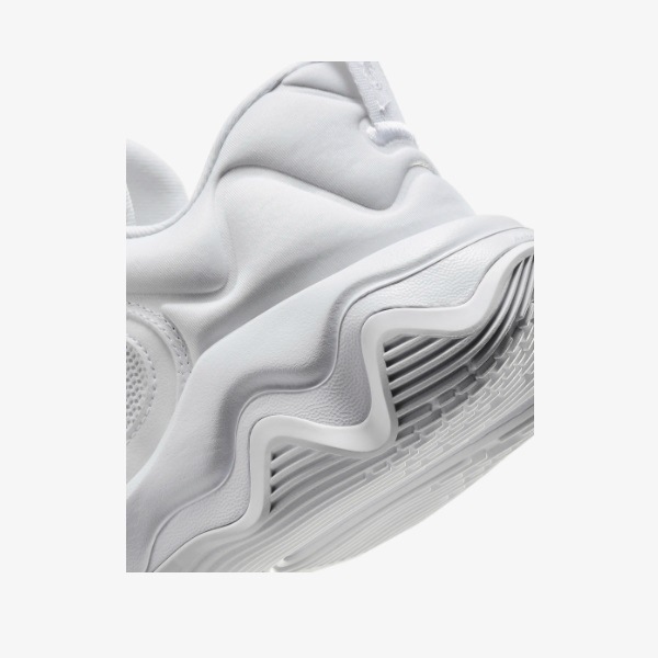 NIKE �ʥ��� ��˥� ���⡼����ƥ� 3 EP �Х����åȥܡ��륷�塼�� DZ7534-102(�ۥ磻��/�ۥ磻��/�ۥ磻��)