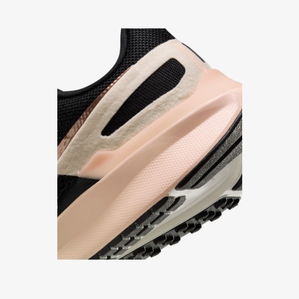 NIKE �ʥ��� ������� ���������� ���ȥ饯���㡼25 ��ǥ��������˥󥰥��塼�� DJ7884-008(�֥�å�/����ॾ��ƥ����/���󥹥饵����/�᥿��å���åɥ֥���) ��������ǯ��ǥ롪��