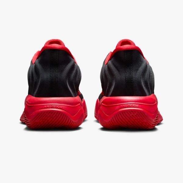 NIKE �ʥ��� ��˥� ���⡼����ƥ� 4 EP �Х����åȥܡ��륷�塼�� FQ3681-004(�֥�å�/��˥С����ƥ���å�/�������å�) ��������ǯ��ǥ롪��