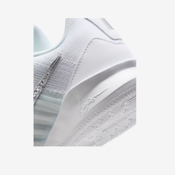 NIKE �ʥ��� ������� ���֥�� 3 EP ��ǥ������Х����åȥܡ��륷�塼�� HF2882-101(�ۥ磻��/�ߥ�ȥե�����/�᥿��å�����С�) ��������ǯ��ǥ롪��