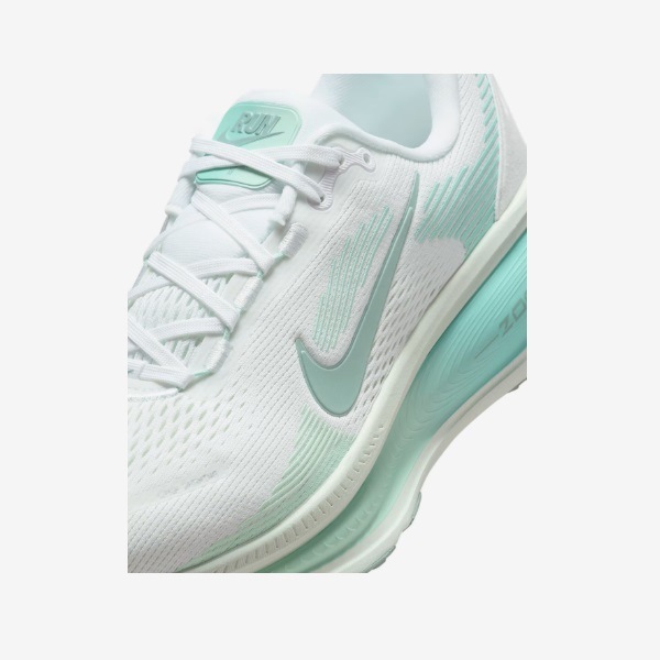 NIKE �ʥ��� ������� ������ �ܥ�� 18 ��ǥ��������˥󥰥��塼�� HM6804-106(�ۥ磻��/�֥꡼���ɥ���������/�ߥ�ȥե�����/����Υ�) 