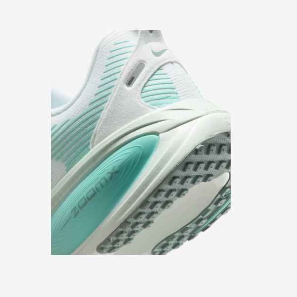 NIKE �ʥ��� ������� ������ �ܥ�� 18 ��ǥ��������˥󥰥��塼�� HM6804-106(�ۥ磻��/�֥꡼���ɥ���������/�ߥ�ȥե�����/����Υ�) 