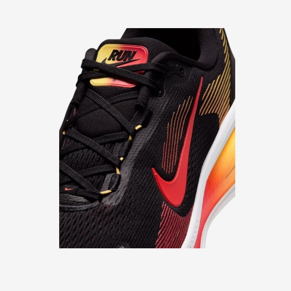 NIKE �ʥ��� ������ �ܥ�� 18 �磻�� ���˥󥰥��塼�� IF0514-016(�֥�å�/�饤�ȥ���ॾ��/�ȥѡ����������/�֥饤�ȥ���ॾ��) ��������ǯ��ǥ롪��