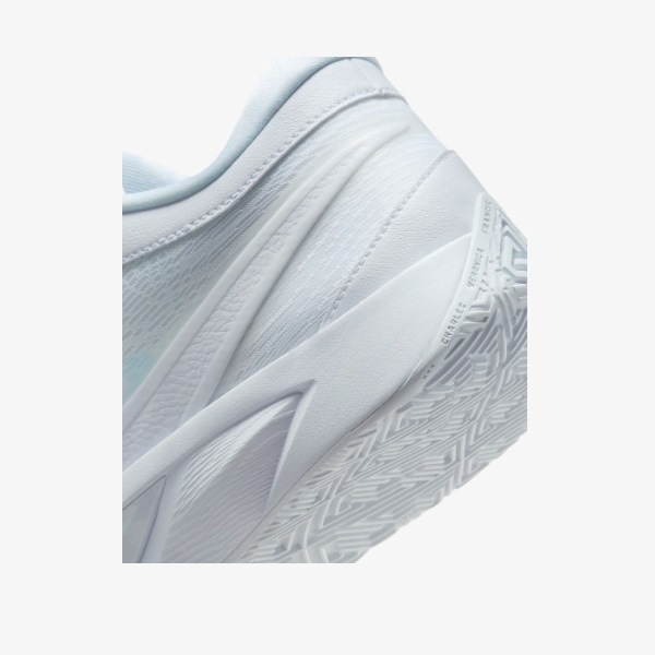 NIKE �ʥ��� ������ �ե꡼��6 TB EP �Х����åȥܡ��륷�塼�� FV1293-100(�ۥ磻��/�ۥ磻��) 