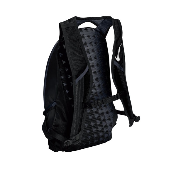 NIKE �ʥ��� ��� ���ߥ塼���� �Хå��ѥå� 15L ���˥󥰥Хå� RN8063-045(�֥�å�/���󥹥饵����) ��������AW��ǥ�