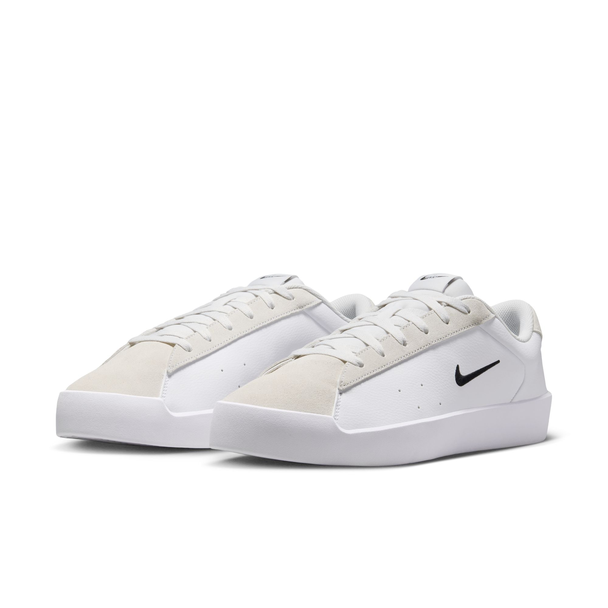NIKE ナイキ ユニセックス レボリューション8 ワイド ランニングシューズ （カラー：【001】ブラック／ホワイト）